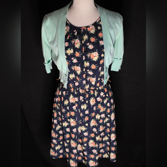 Floral Spring Dress with Mint Cardigan (Size: M) - Picture 3 of 13